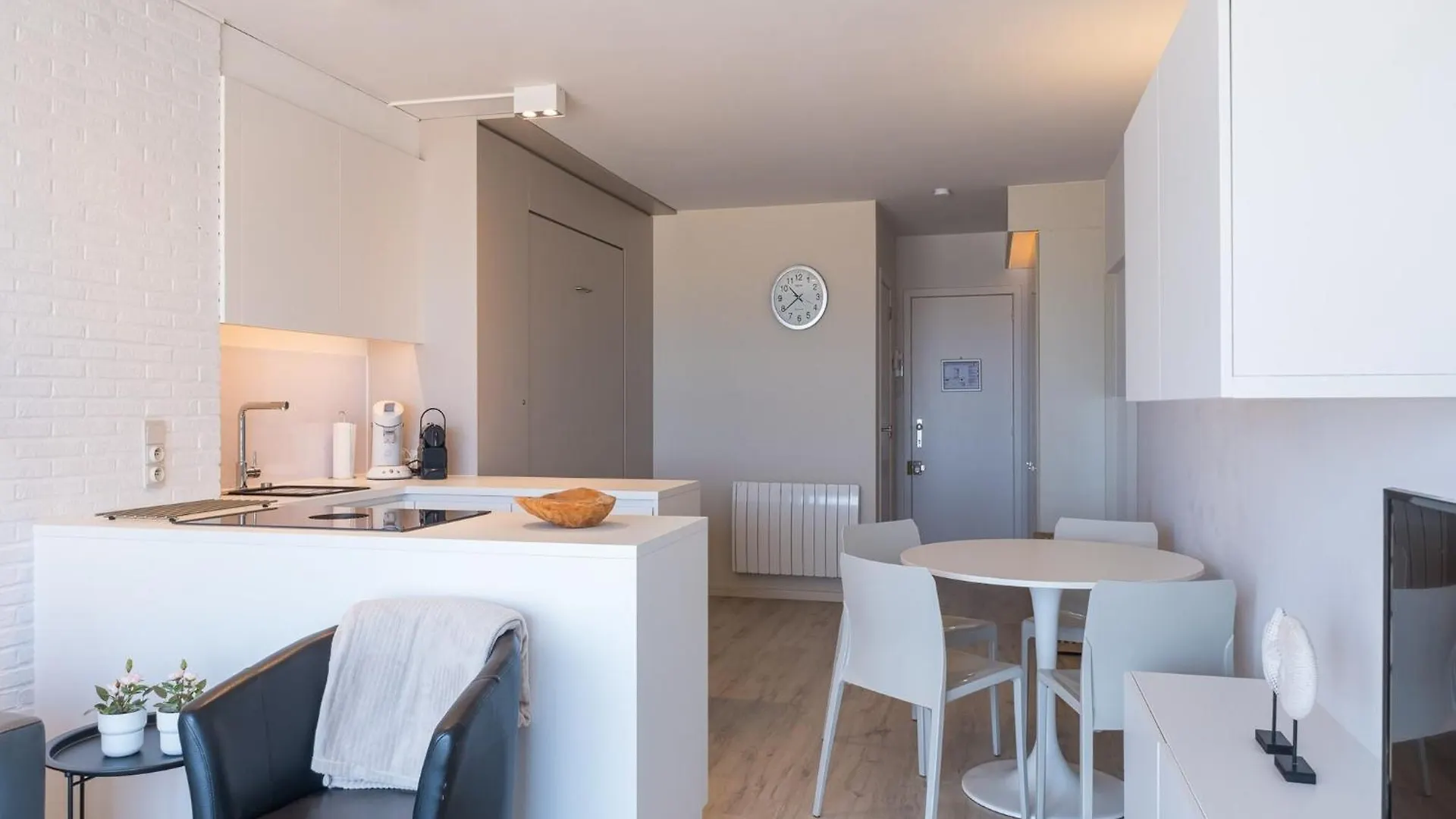Studio On 4Th Floor For Family Middelkerke Apartment