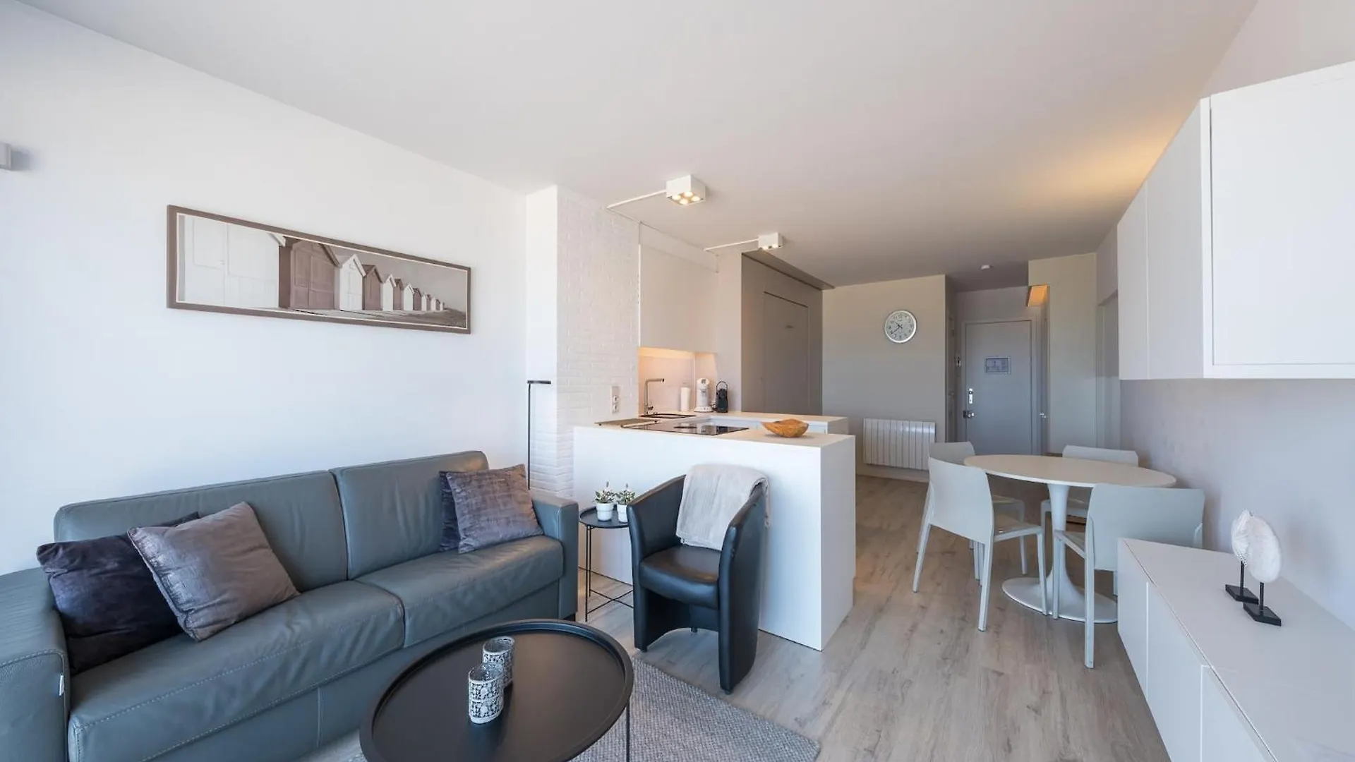 Studio On 4Th Floor For Family Middelkerke Belgium